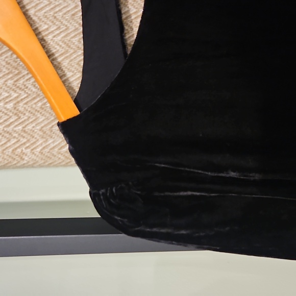 NEW! BODEN Black Velvet Long Sleeve Open Back Mini Dress 6. - Picture 7 of 8